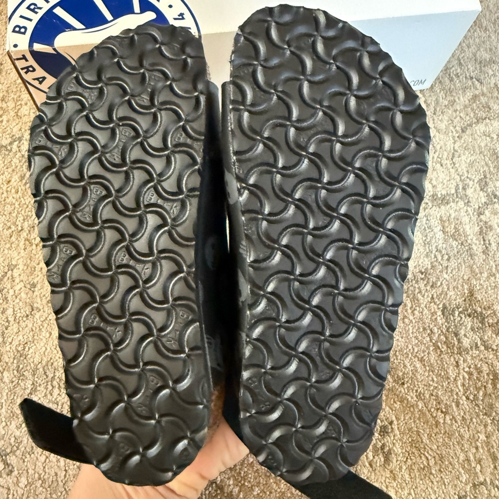 Birkenstock Kids Black Skull-Print Two-Strap Sandals - Picture 4 of 5